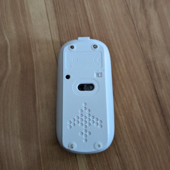 NWOT Bluetooth Mouse Wireless Slim USB Rechargable Quiet Silver - Picture 2 of 9